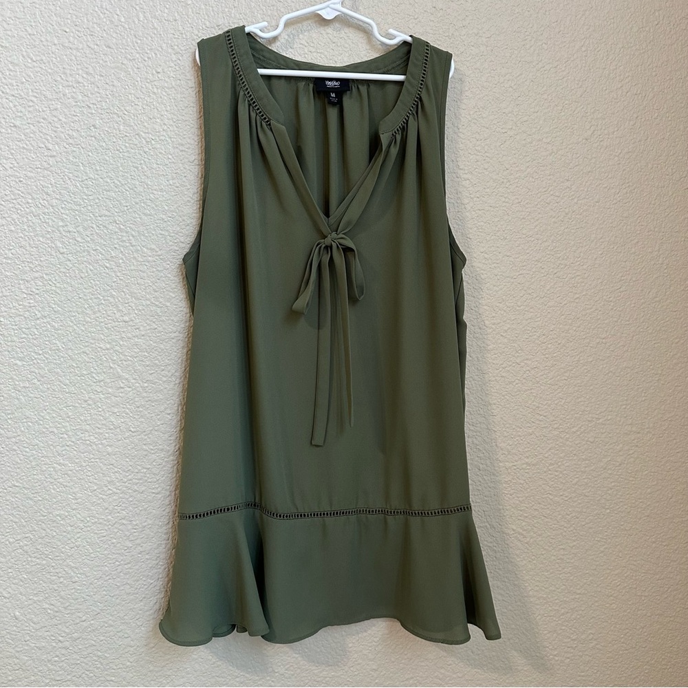 Mossino Front Tie Green Flowy Tank Blouse Woman’s Size Medium